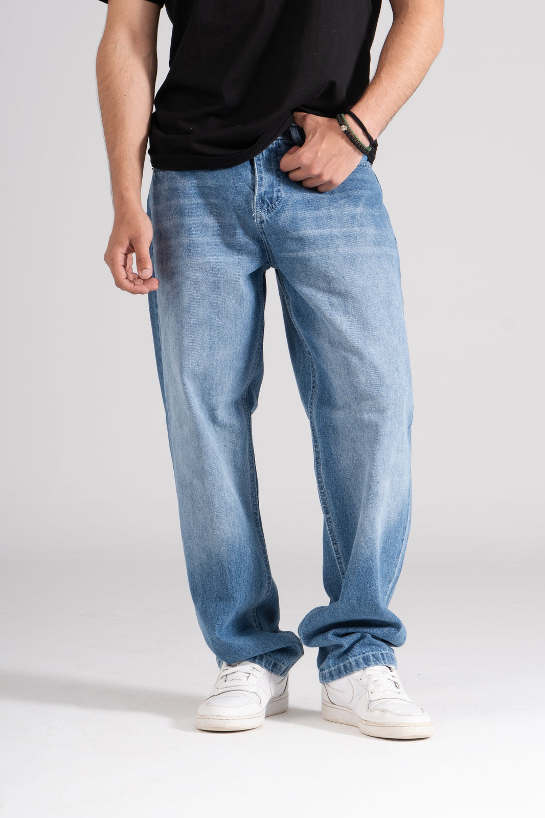 Lagged-Out Baggy Fit Jeans
