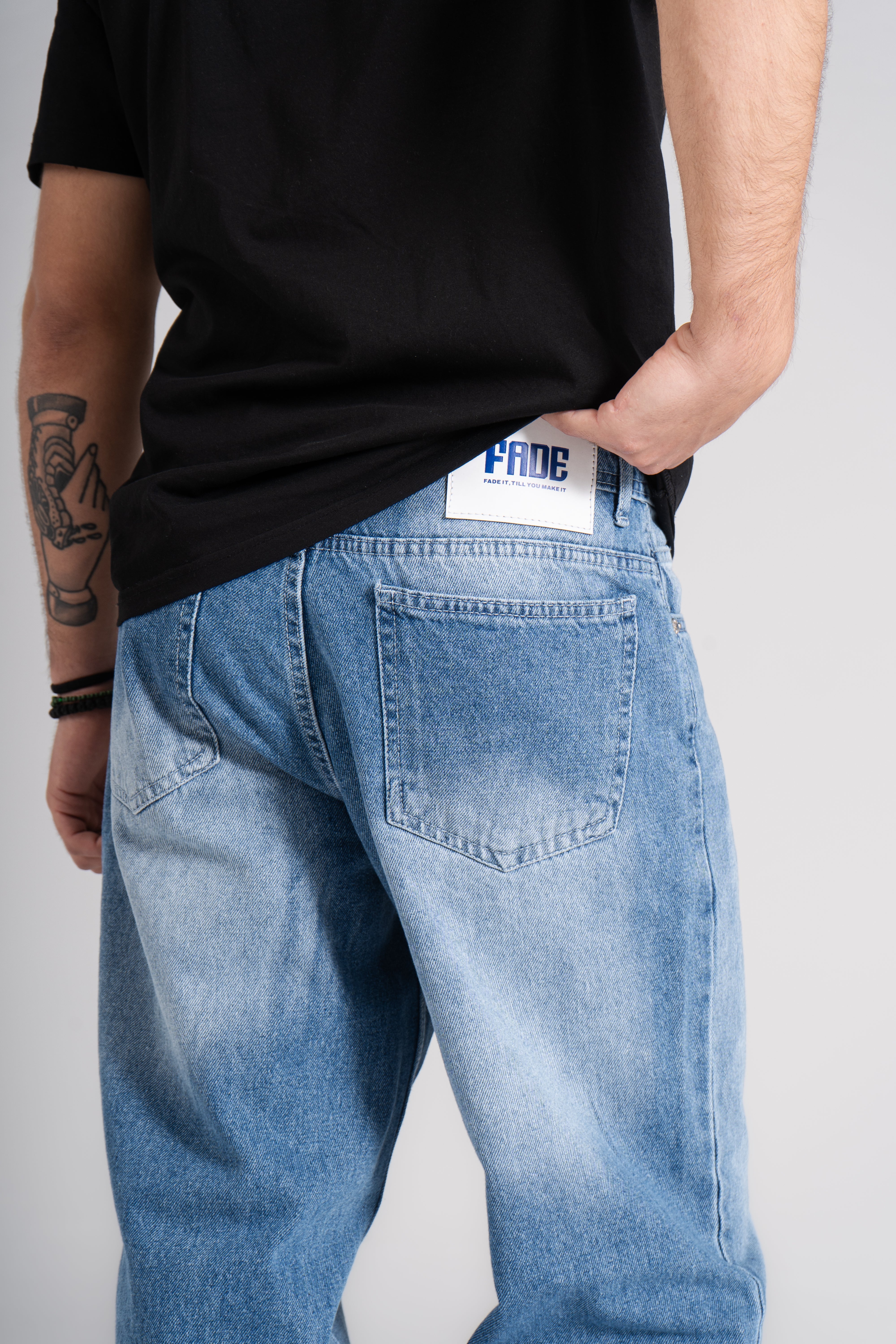 Lagged-Out Baggy Fit Jeans
