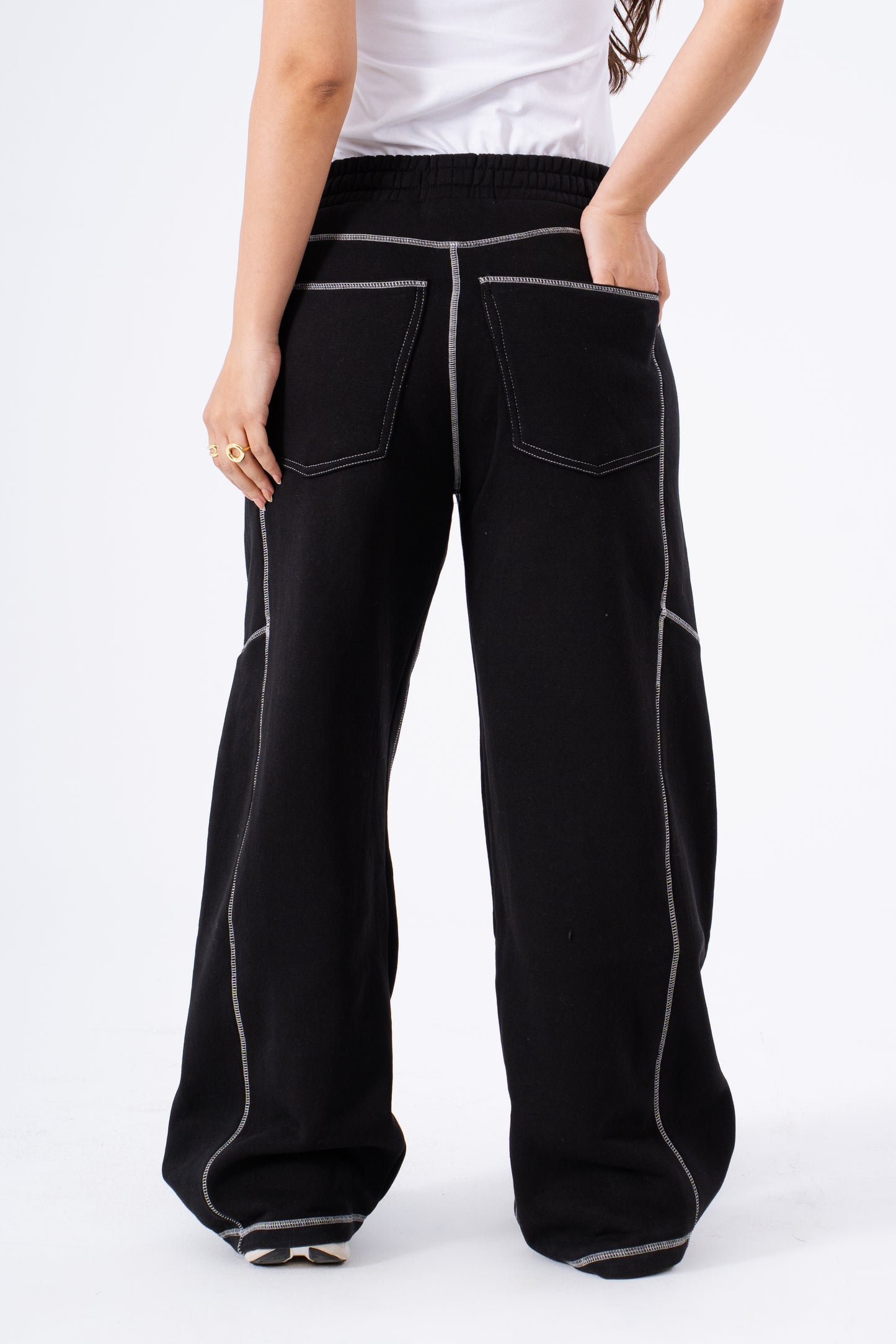 Noir Flow Sweatpants