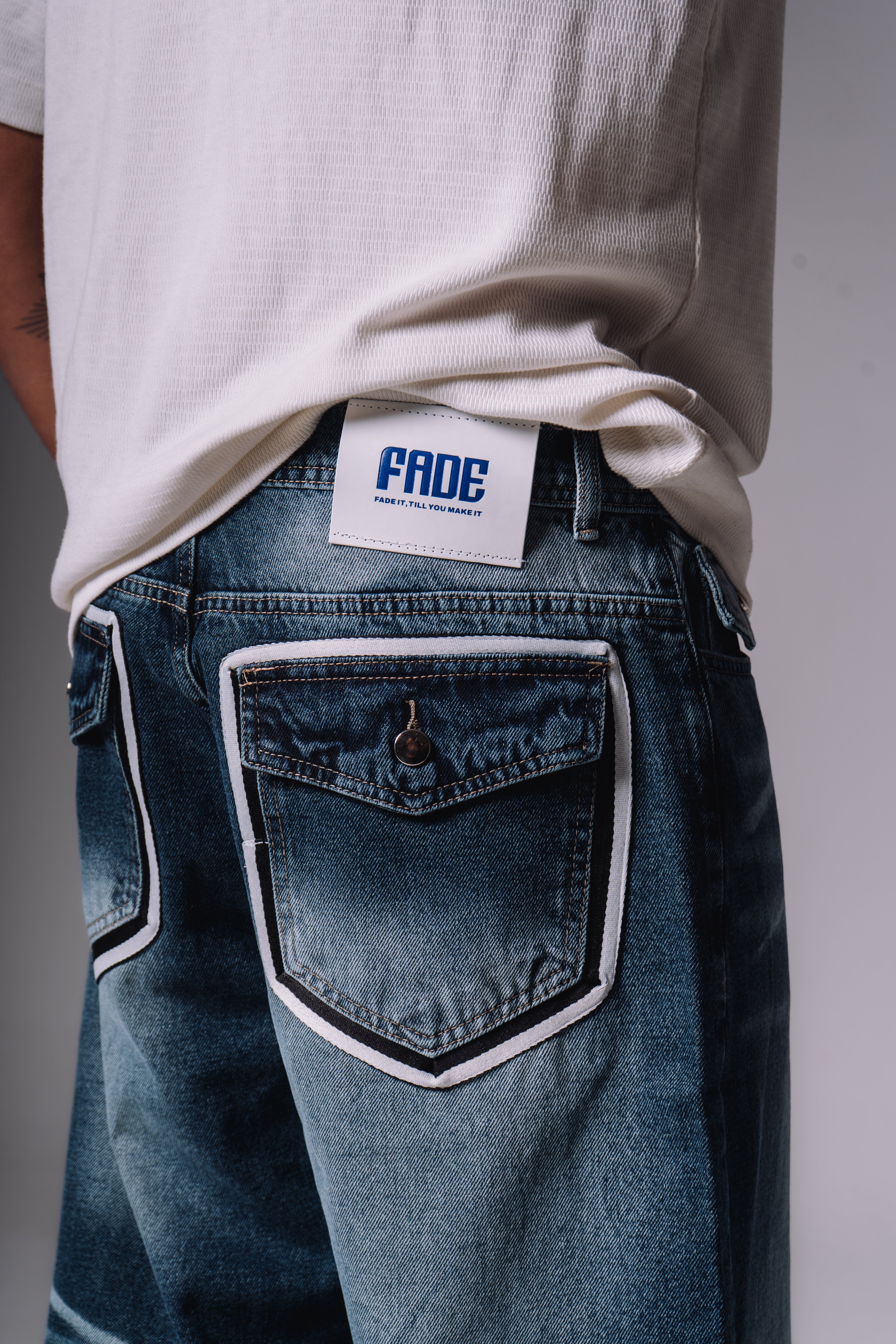 Blue Faded Baggy Fit Jeans with styled Back pockets